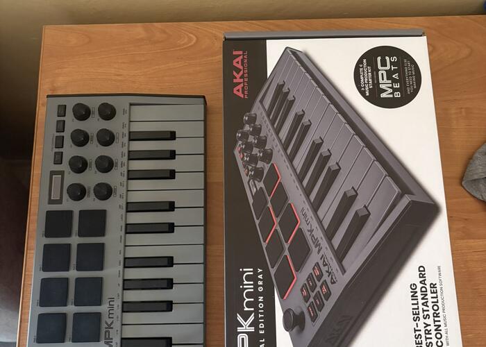 Grajewo ogłoszenia: Sprzedam keyboard do komputera AKAI MPK Mini, praktycznie nowy,...