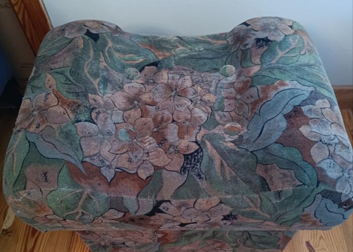 Grajewo ogłoszenia: Sprzedam jedną lub dwie pufy, takie jak na zdjęciu. 
Stan dobry,...